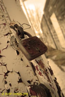 g3/48/623048/3/55862027.LockedForGood.jpg