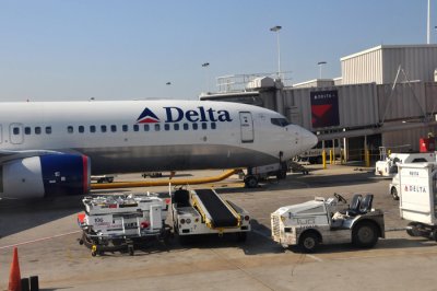 Delta plane arrives in Atlanta from LAX