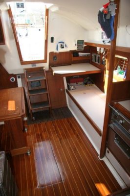 salon, settee, &  nav station to port