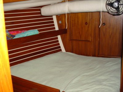 fwd cabin - dbl berth