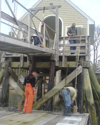 installing main floating dock