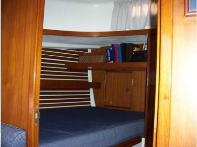 fwd cabin - dbl berth