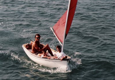 8 cat rig sailing