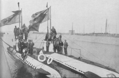 U 30 and sistership, 1915