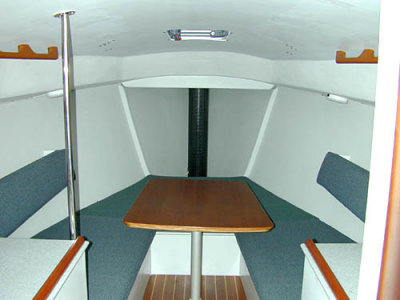 Wylie 30 interior, salon fwd, mast is in forepeak