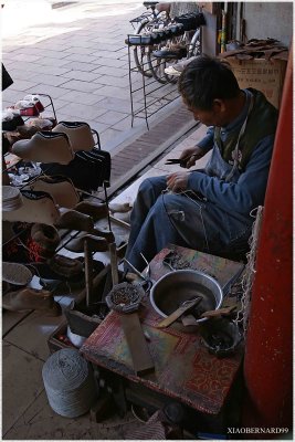 SHOE MAKER