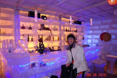 harbin44 ice bar.JPG