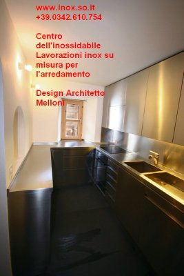 Cucina in acciaio inox su disegno dell'architetto Melloni - Svizzera