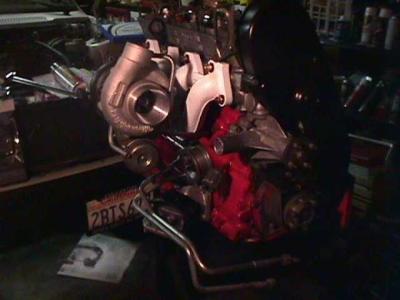 Red Motor White Exh. manifold