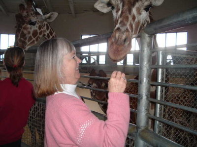 Donna with Garrafte at Zoo.jpg
