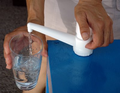 Users can pump clean water directly into a glass