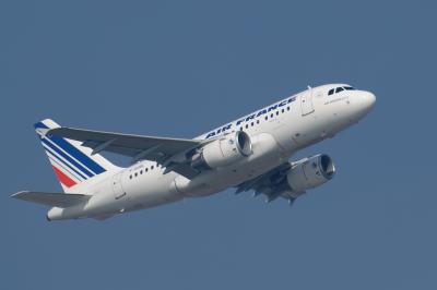 g3/49/599049/3/57705661.AirbusA318AirFranceFGUGLnewcolors.jpg