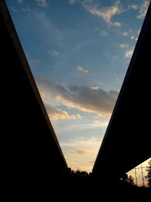 Under the bridges, HPIM3543.jpg