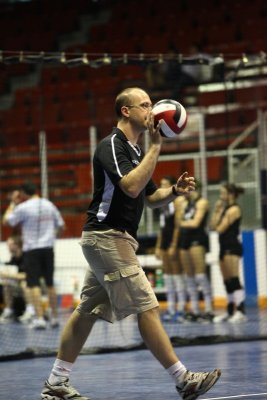 Only the best shag balls for Team Ontario - former National Team libero Luke Snider