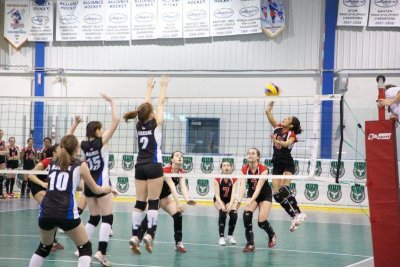 Girls 14U Arif at 14U Provincials