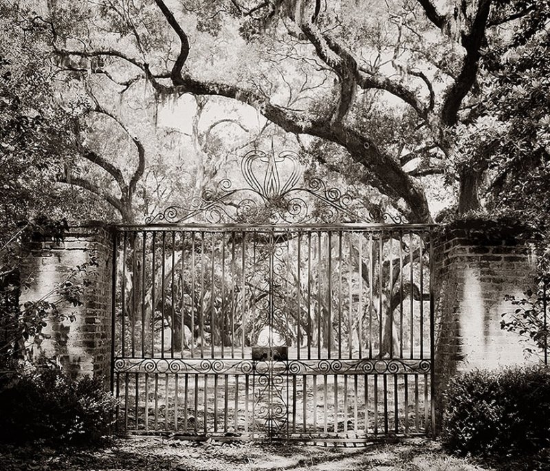 Plantation Gates