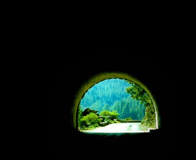 Tunnel at Yosemite.jpg