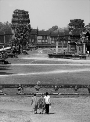 M Cambodia Ankgor Wat Mono 01.jpg