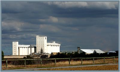 g3/49/99249/3/58263987.Ardrossansilos040406.jpg