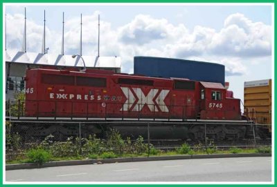 CP Rail expressway color scheme.