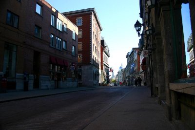 A quiet Sunday morning on St-Paul st.
