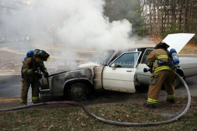 Route 8 Vehicle Fire (Shelton, CT) 4/13/06