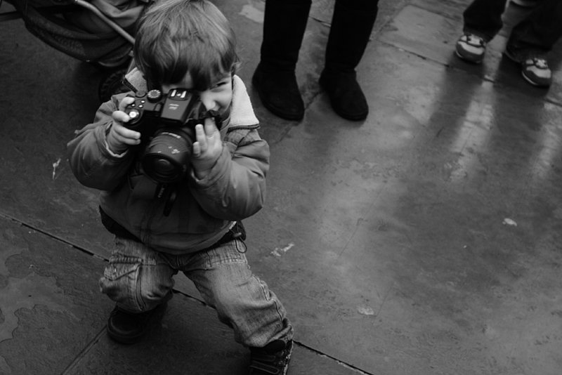 toddler : a photographer