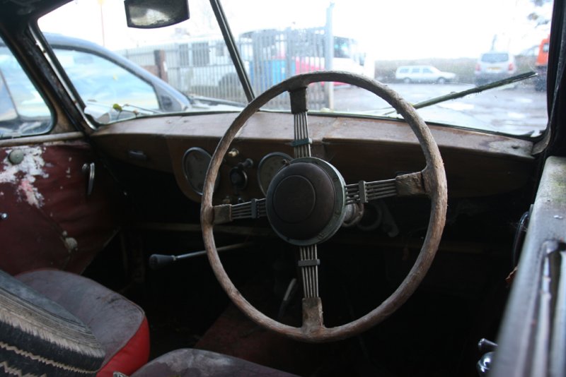 AC 2-litre saloon MNK 900