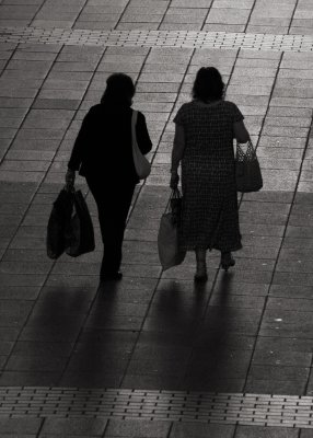 May 31 2010: Monday Shoppers