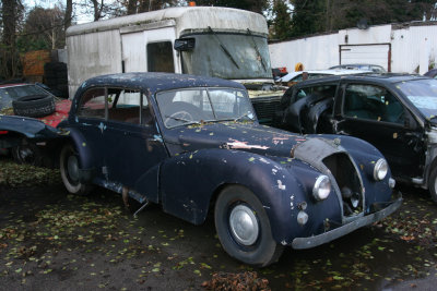 AC 2-litre saloon MNK 900