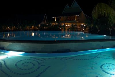 Le Victoria Hotel pool
