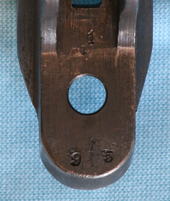 Tang_btm_Sestroryetsk_arrow_1895_blk.jpg