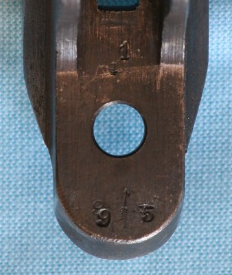 Tang_btm_Sestroryetsk_arrow_1895_blk.jpg