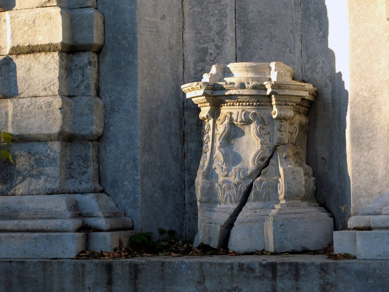 Broken Pillar