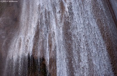 Anisakan Waterfall