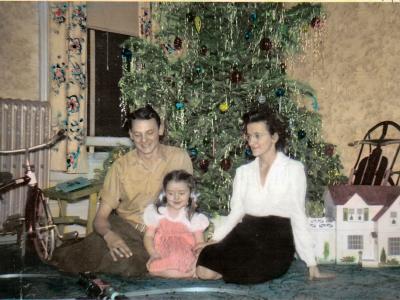 Christmas 1946 - Lawrence, Sue, Margaret