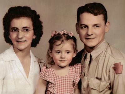 1946 - Margaret, Sue, Lawrence Leitzke