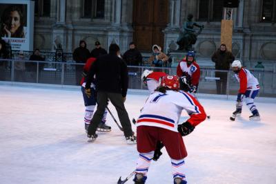 January 2006 - Hockey in front of City Hall - 75004