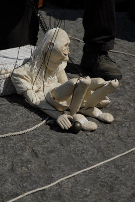 April 2008 - Marionnetist near from Centre Pompidou  75004