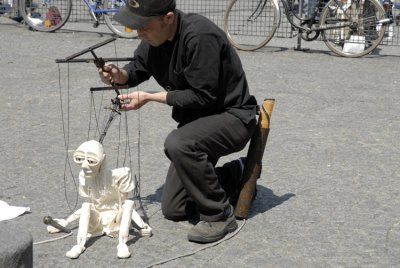April 2008 - Marionnetist near from Centre Pompidou  75004