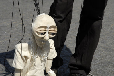 April 2008 - Marionnetist near from Centre Pompidou  75004