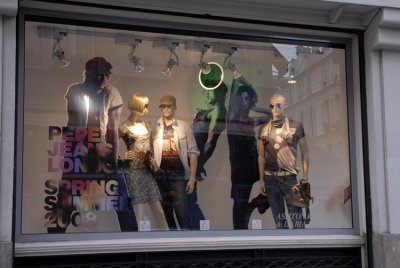 April 2008 - Shop window Rue des Francs Bourgeois 75004