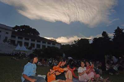 Crowd at Fort Canning