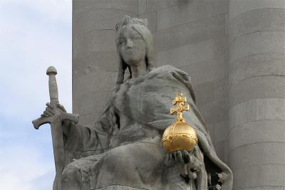 Statue représentant la France de Charlemagne