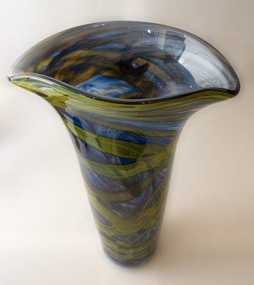 blueyellowvasetop.jpg