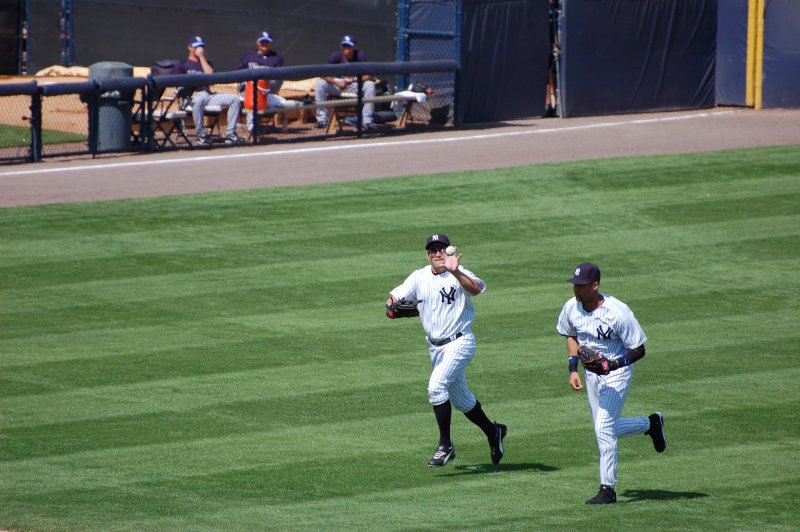 Damon and Cabrera end inning