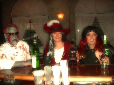 2005 Halloween - Bonnie, Lindsay & I - Accents Bar