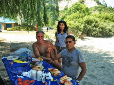 2007 Bluffers Beach -Gaya, Desmond & I