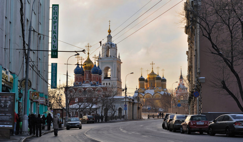 Moscow. Varvarka street. Zaryadie historical district