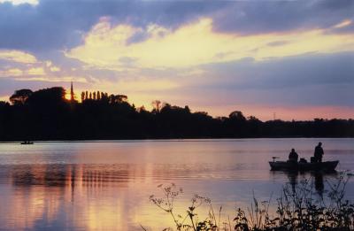 g3/52/633652/3/55494377.sunsetoverpond0002_edited1.jpg